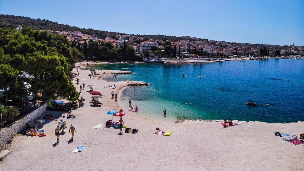 Kamp Rozac Hotel Trogir Bagian luar foto