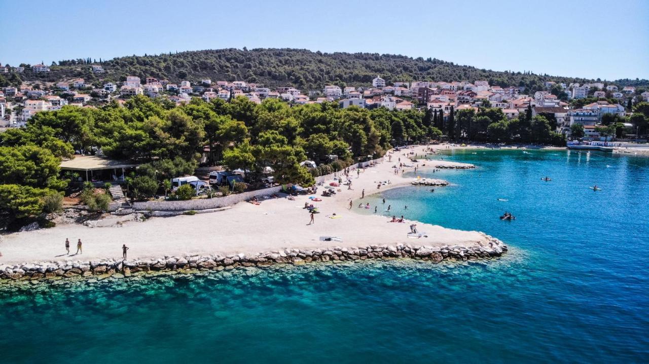 Kamp Rozac Hotel Trogir Bagian luar foto