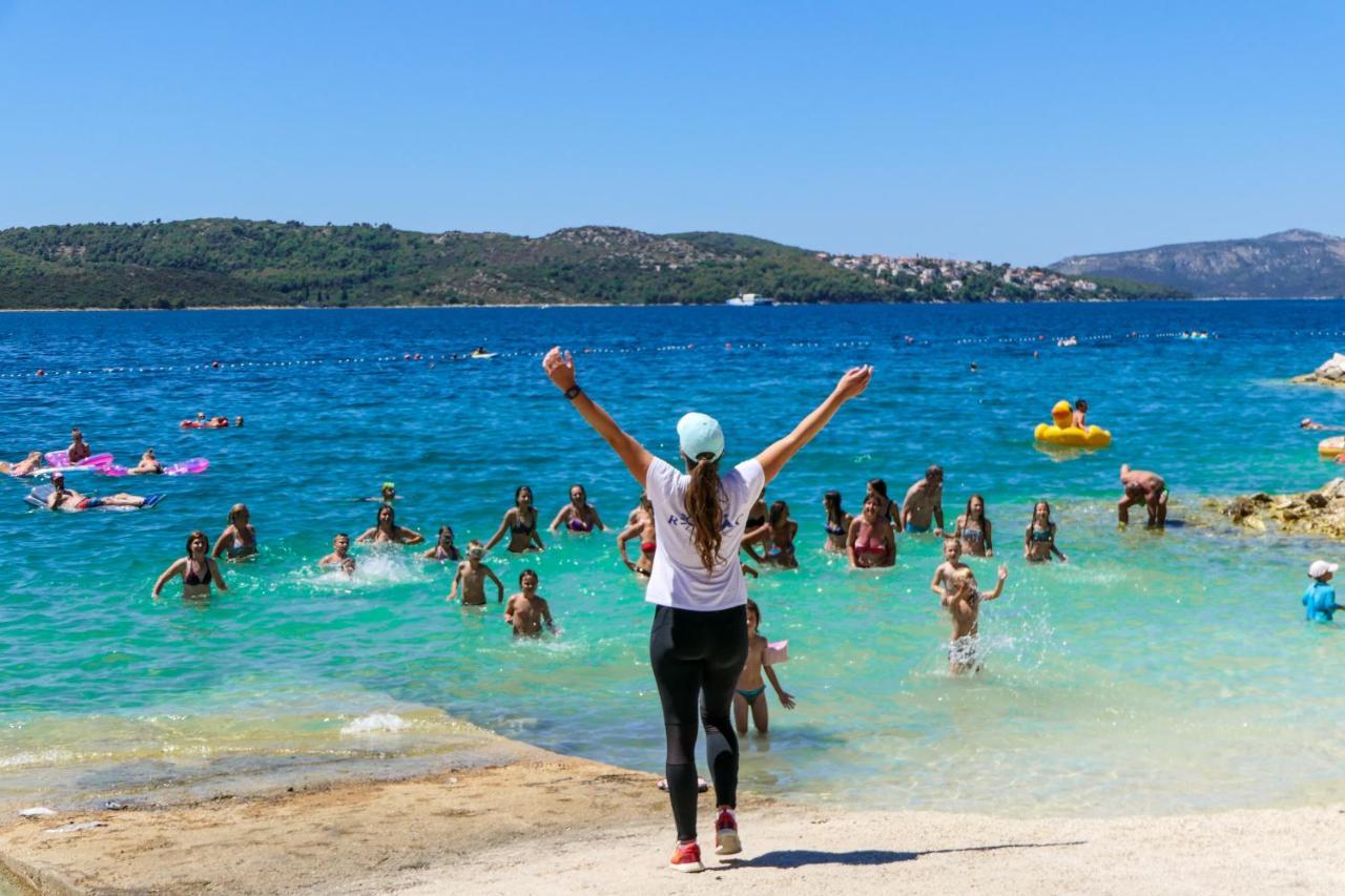 Kamp Rozac Hotel Trogir Bagian luar foto