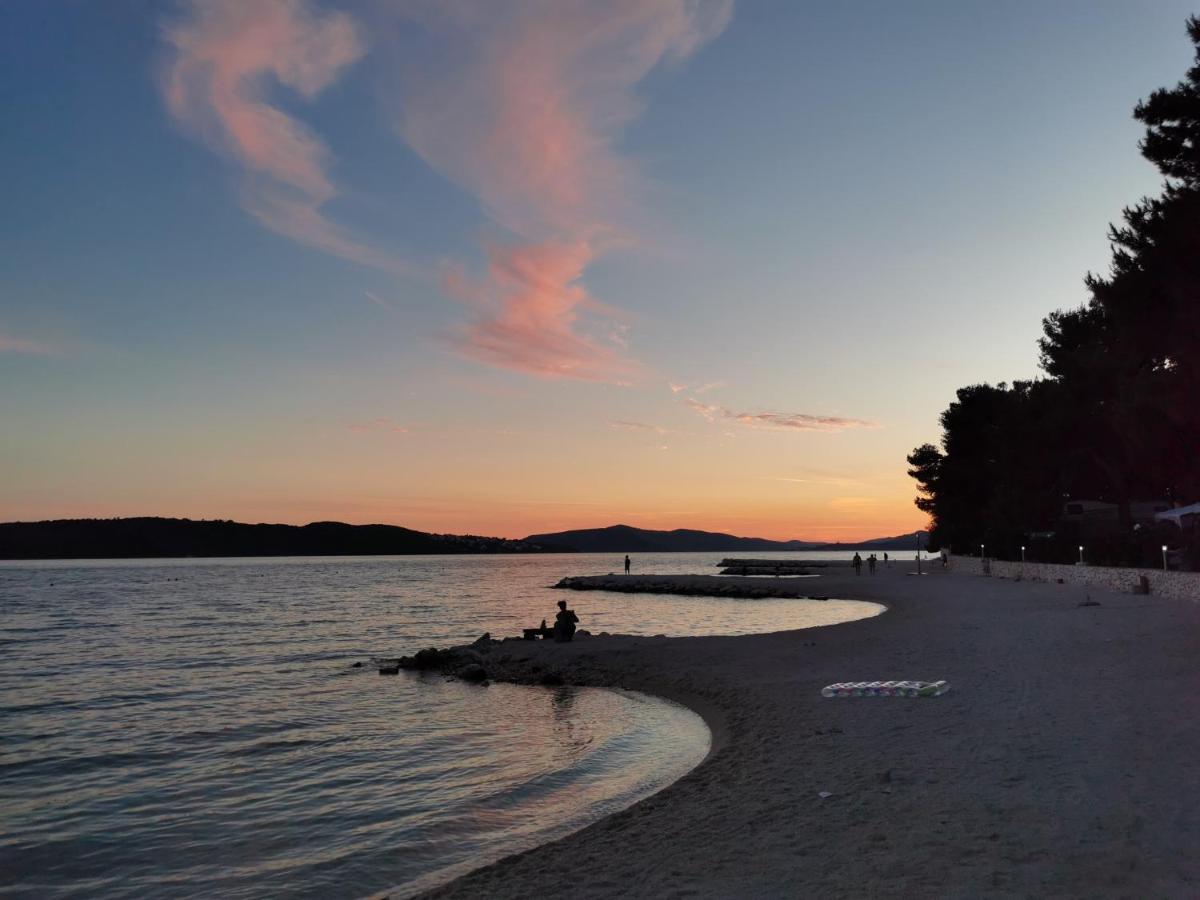 Kamp Rozac Hotel Trogir Bagian luar foto